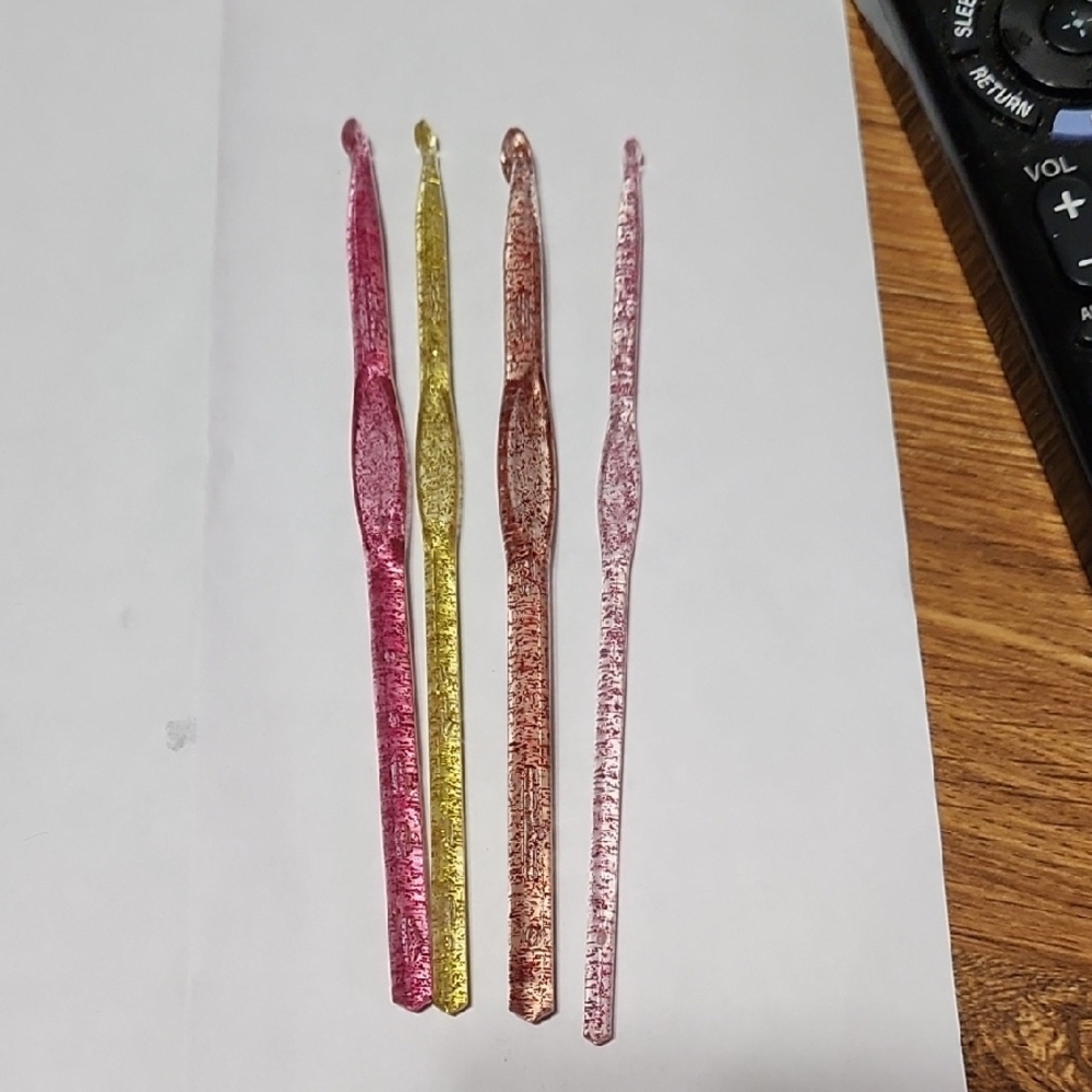 Glitter Crochet Hook Set - Pink, Gold, Silver